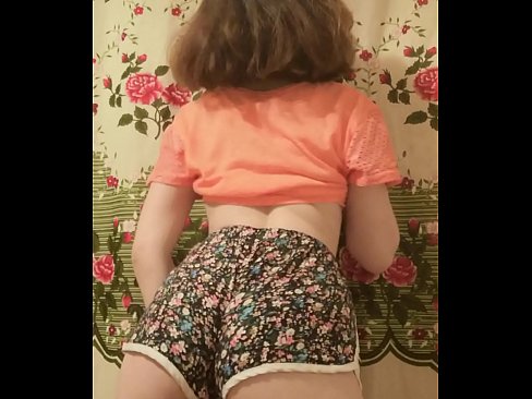 ❤️ Sexy ung babe tar av seg shortsen på kamera Vakker porno ved no.elitemangas.top ❌❤